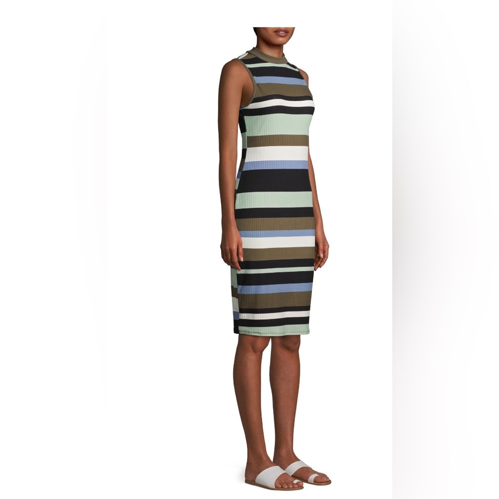 No Boundaries Juniors' Sleeveless Mock Neck Dress olive combo juniors medium